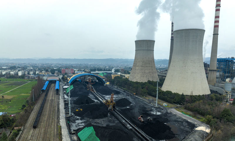 圖為四川江油的燃煤發電廠。 (圖：中央社檔案照片)