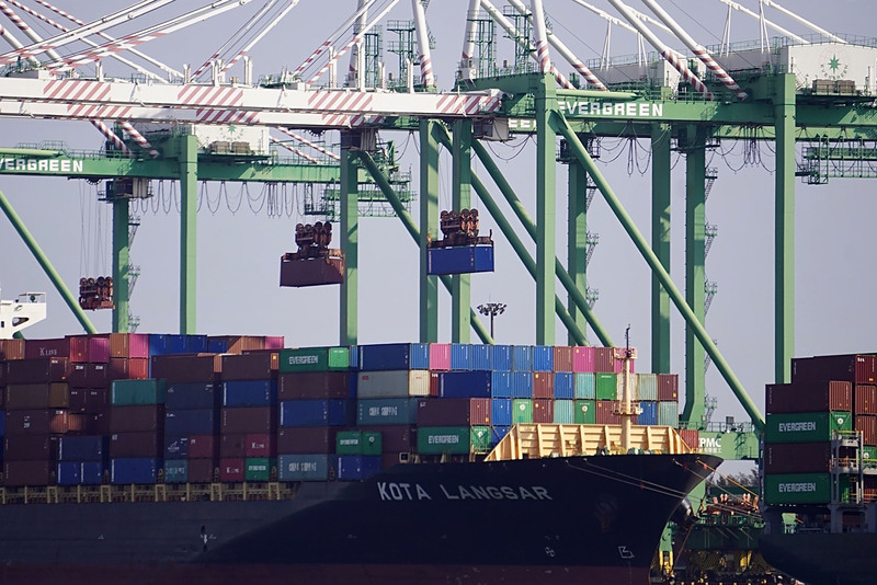 經濟部統計處20日公布11月外銷訂單金額為501.4億美元，創2009年4月以來最大減幅。圖為高雄港區。(示意圖/圖：中央社)