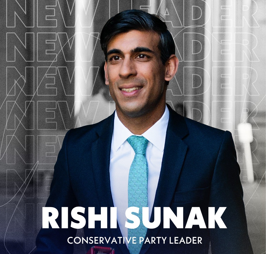 即將成為英國下一任首相的保守黨(Conservative)新任黨魁蘇納克(Rishi Sunak)24日告訴保守黨議員，他的首要任務是實現經濟穩定。(圖:推特@Conservatives)