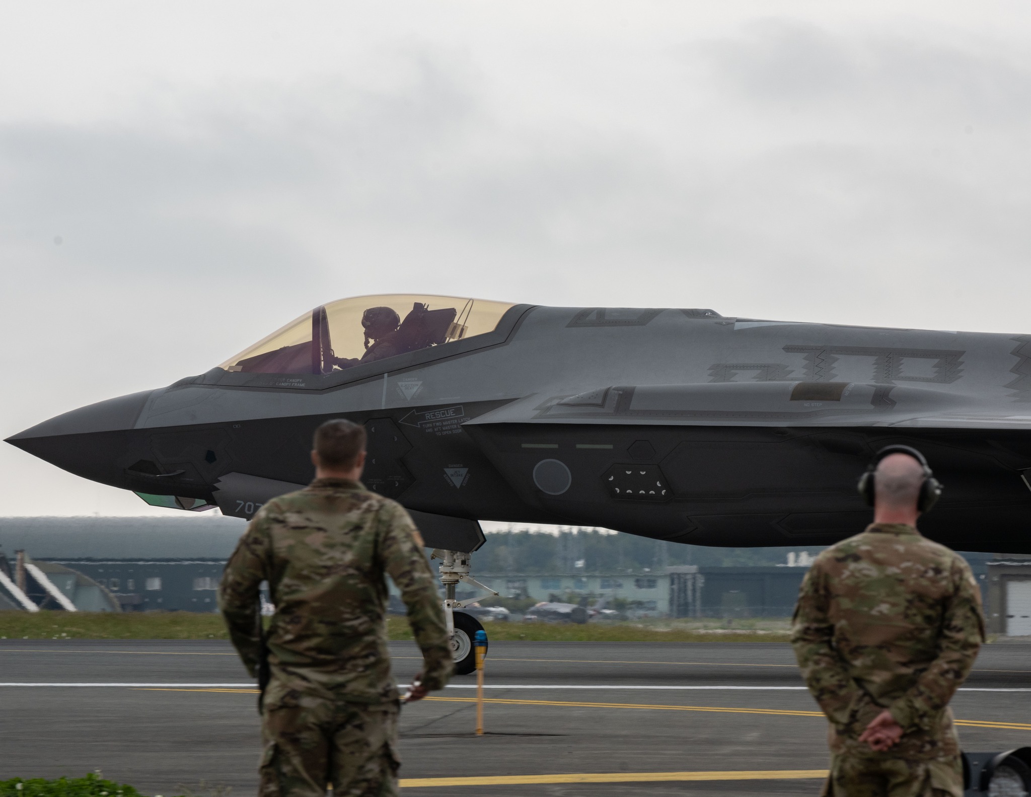 一名曾在中國工作的前美軍飛行員杜甘(Daniel Edmund Duggan)已在澳洲被逮捕，並正面臨被引渡到美國。(圖：US Air Force臉書)