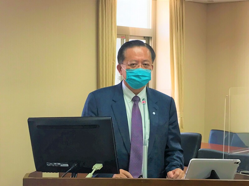 中央災害應變中心副指揮官蕭煥章表示，由於氣象局於下午5時30分解除海上颱風警報，中央災害應變中心於晚間6時撤除，回歸各部會應變機制。(資料照/中央社)