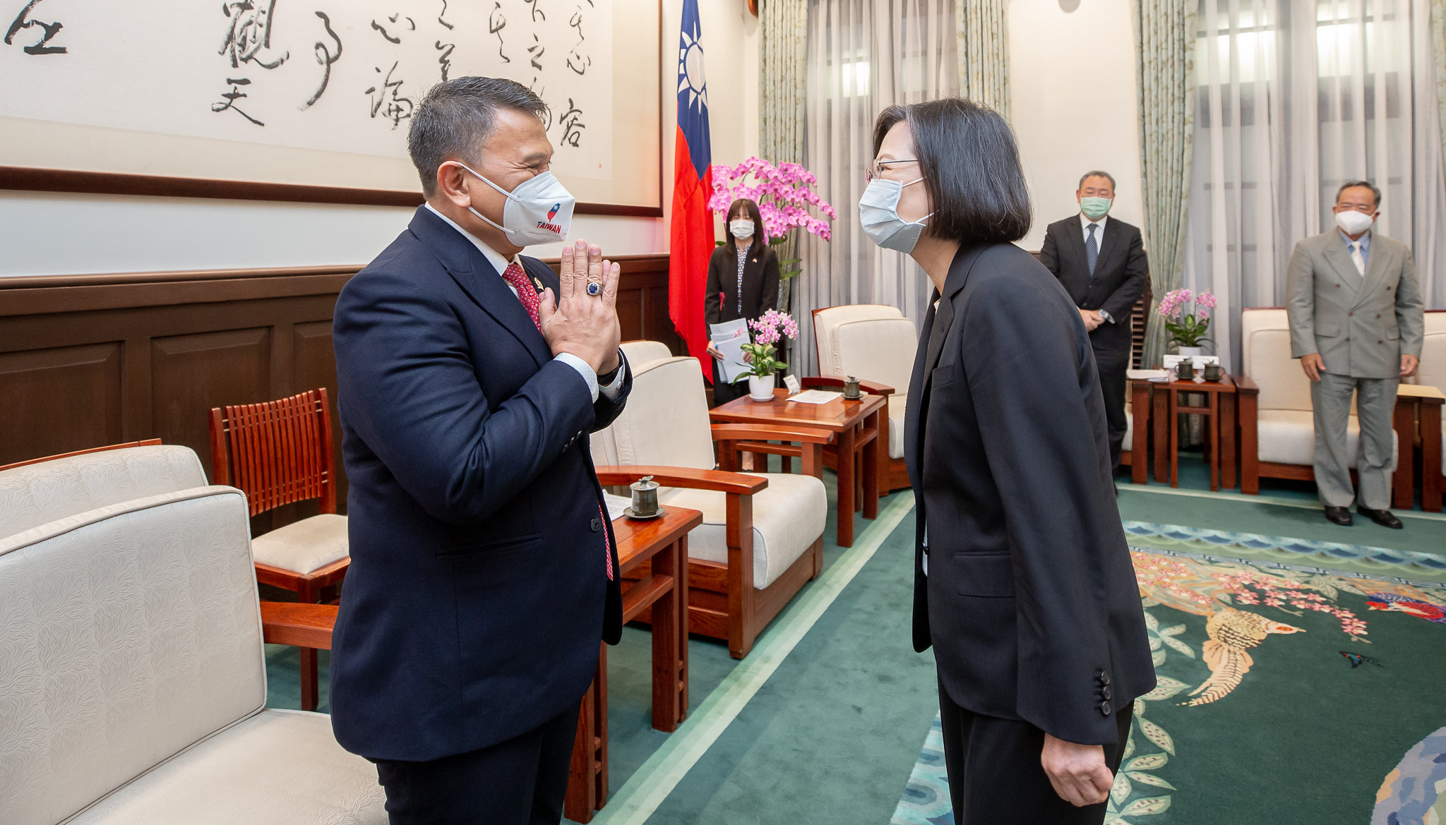 蔡英文總統接見「印尼國會台灣連線」跨黨派共同主席訪團。(總統府提供)