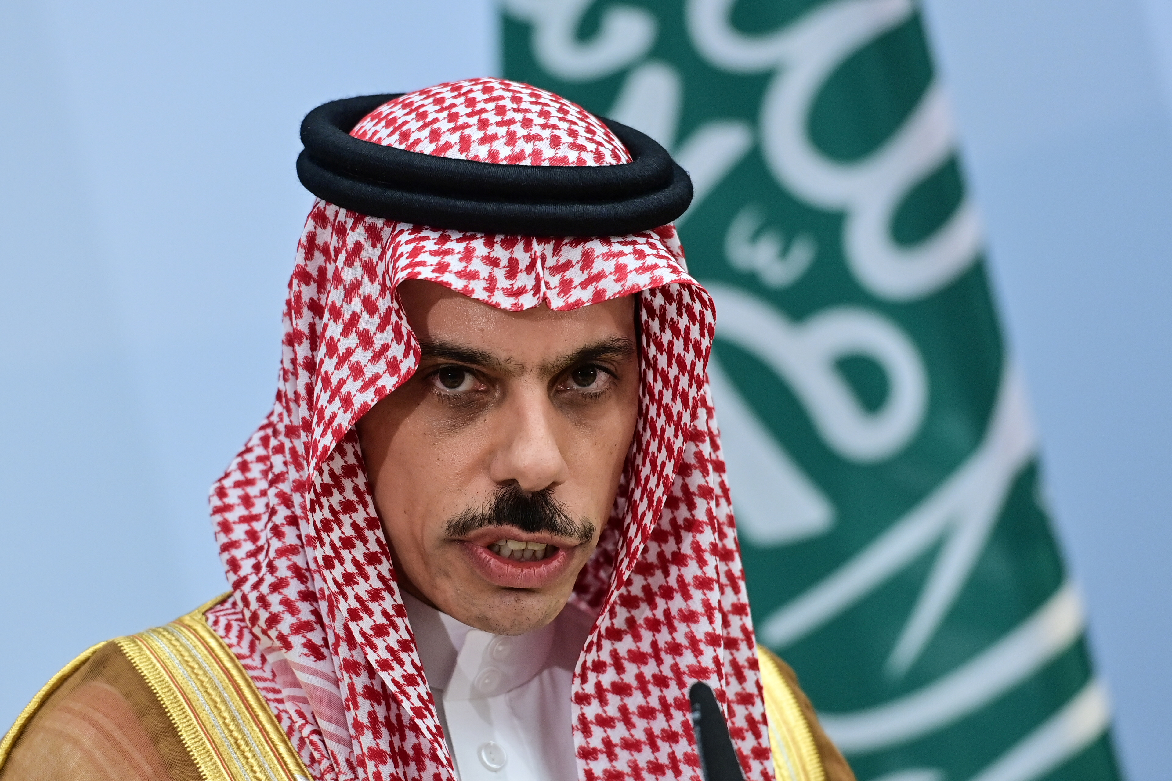 沙烏地阿拉伯外交部長費瑟(Prince Faisal bin Farhan Al-Saud)公開致謝金磚國家集團邀請加入該組織。(資料照/路透社/達志影像)