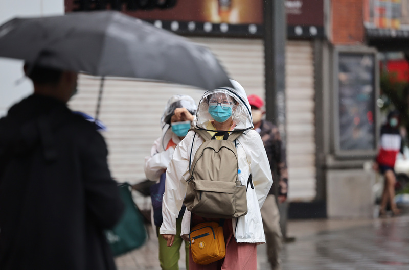 中央氣象局11日表示，東北季風影響，基隆北海岸有局部大雨或豪雨，宜蘭、新北地區及台北市山區有局部大雨發生。(資料照/圖：中央社)