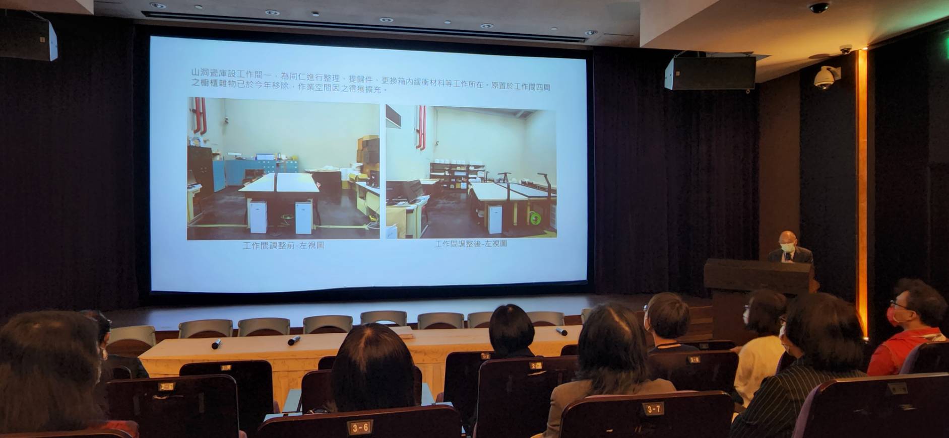 立法院教育文化委員會今天(7日) 特別安排考察故宮庫房文物保存及管理情形，希望了解故宮庫房提領文物標準作業流程，檢視典藏文物破損為何會發生的可能原因。(江昭倫 攝)