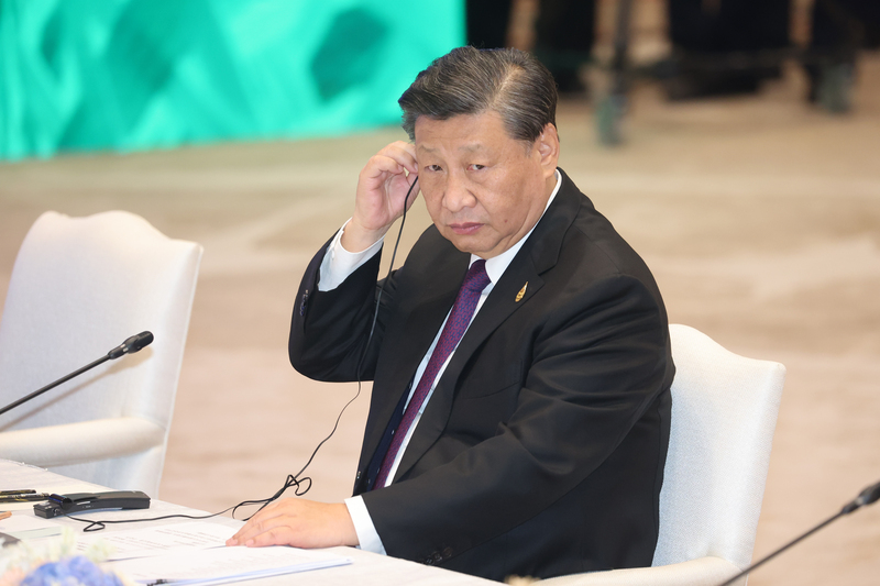 習近平在延任成功後，近日積極展開大國外交。圖為習近平出席APEC經濟領袖第一場閉門會議。 (圖：中央社)