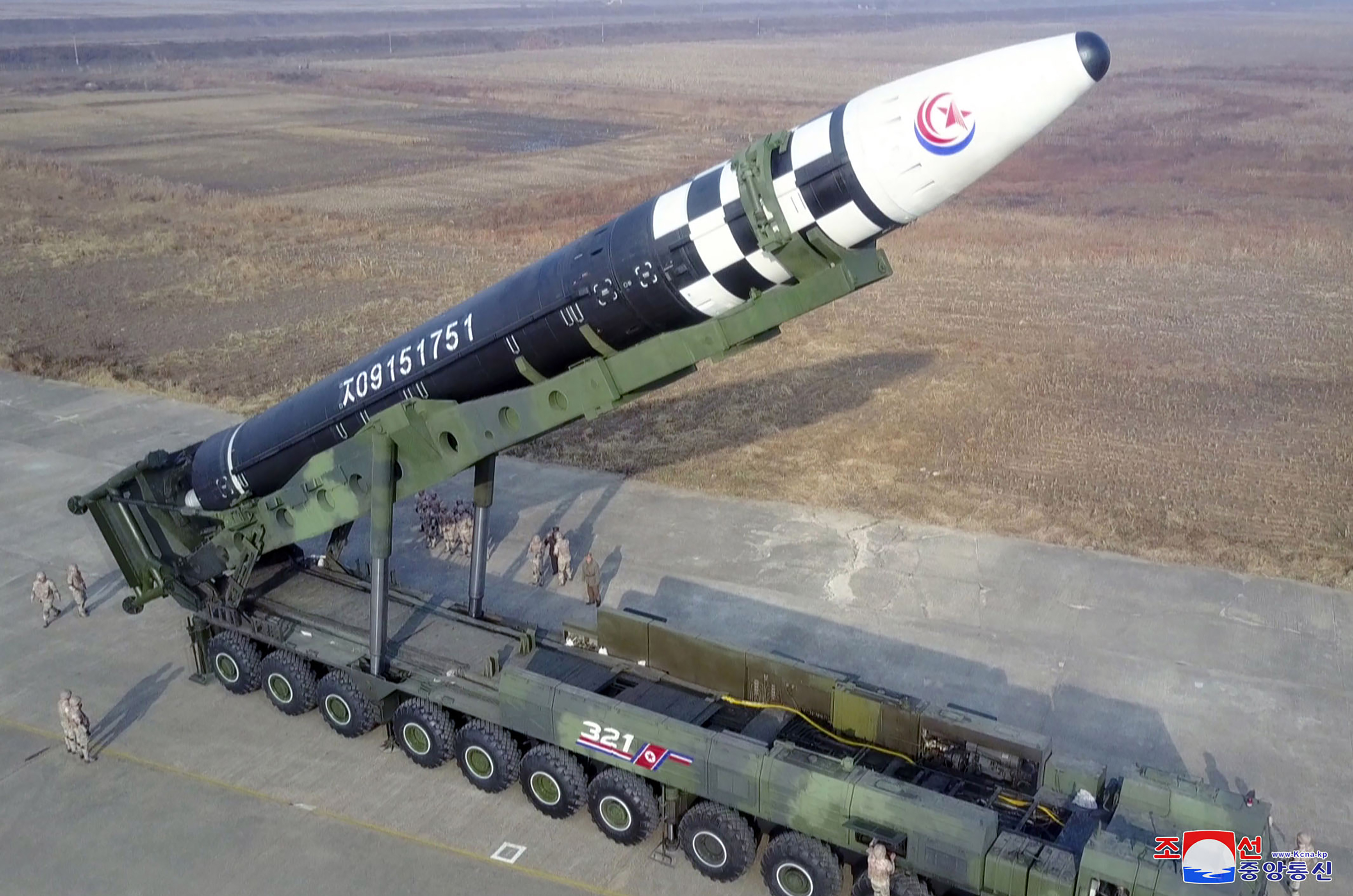 圖為北韓洲際彈道飛彈(ICBM)。(資料照片/AFP)