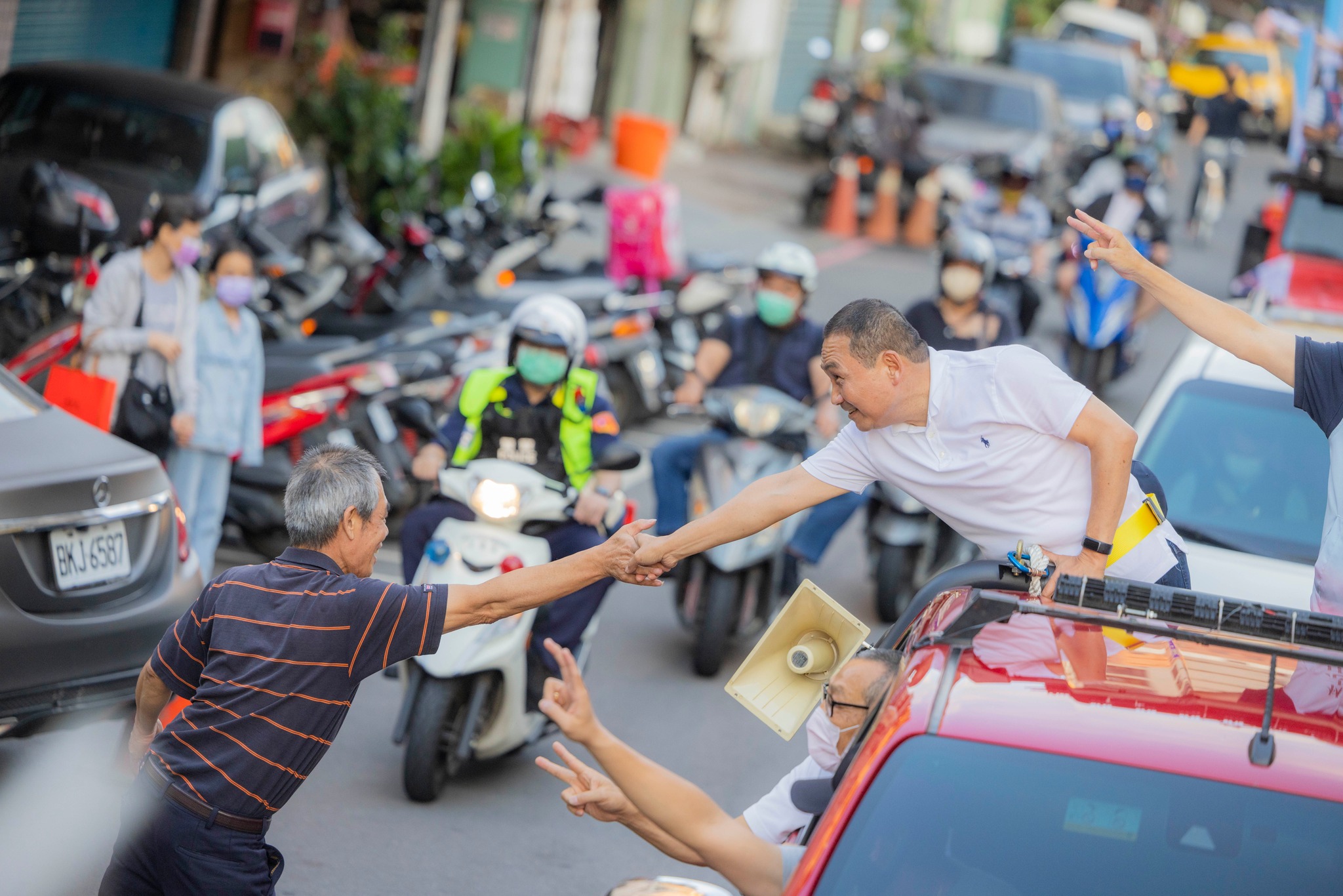 林口五股泰山掃街，國民黨新北市長候選人侯友宜秀政績(圖取自侯友宜臉書／資料照)