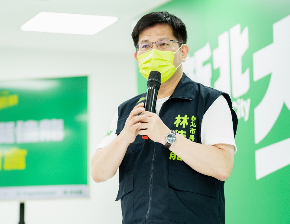 民進黨新北市長候選人林佳龍表示，他的臉書也被癱瘓，可見境外攻擊非常嚴重，呼籲國人對假訊息提高警覺。(圖：林佳龍臉書)