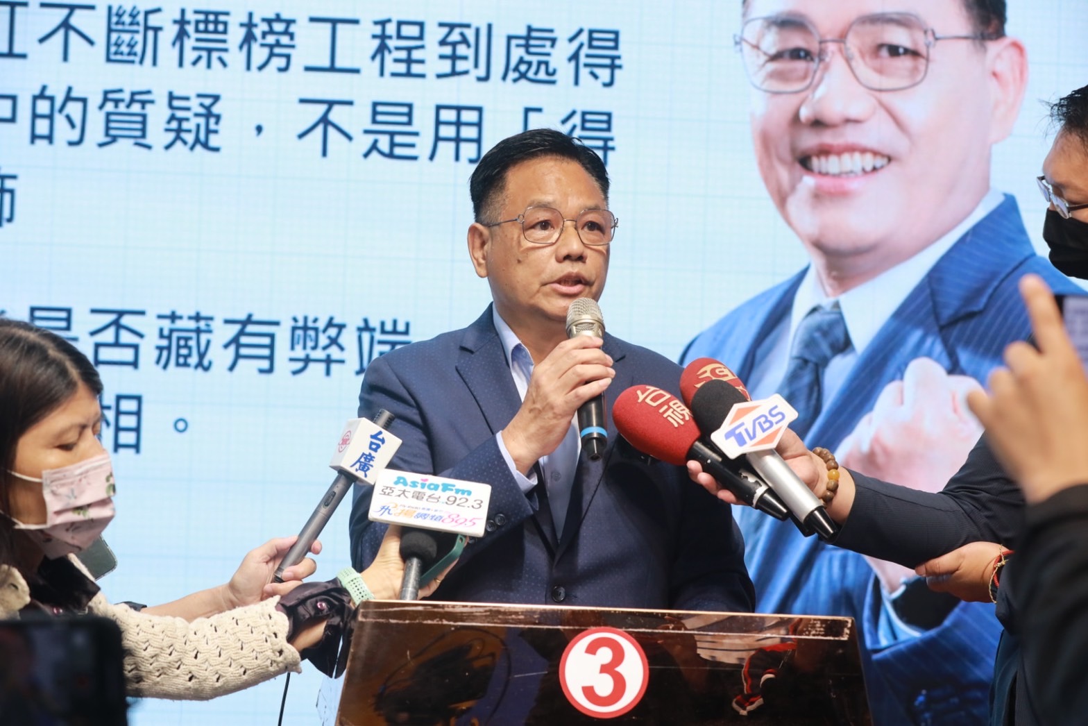 國民黨新竹市長候選人林耕仁遭市府提告妨害名譽。林耕仁今天(23日)下午質疑，難道市府想要透過訴訟製造寒蟬效應。(圖:FB/@林耕仁)