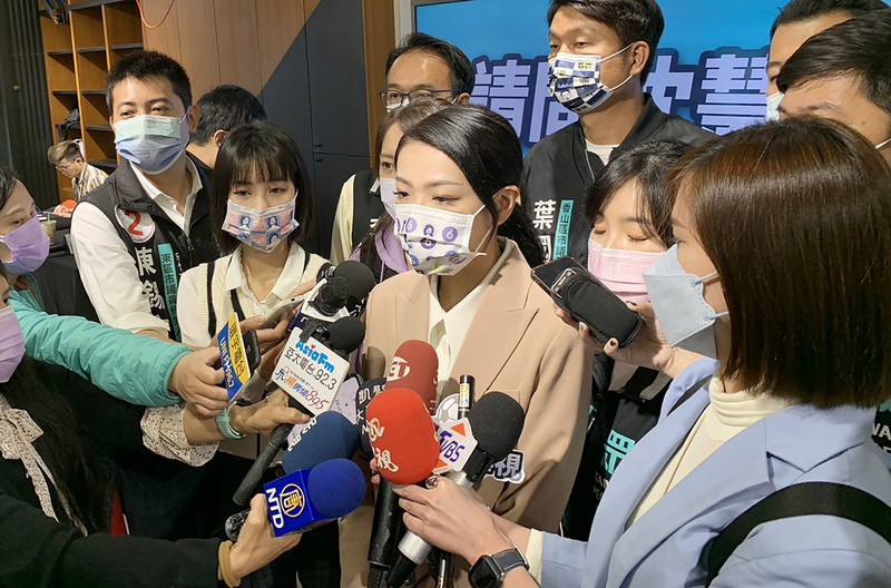 台灣民眾黨新竹市長候選人高虹安國會辦公室遭影射有性平問題。高虹安24日回應，離職助理若有爭議可循司法途徑，建議當事人當面講清楚。 (圖：中央社)