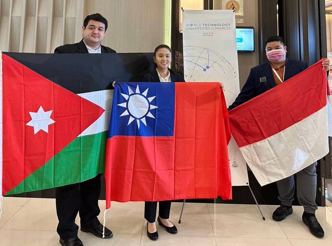 台灣科技大學跨國學生團隊成員優豪鴻(由左至右)、王欣陽、達馬萬。(台科大提供)