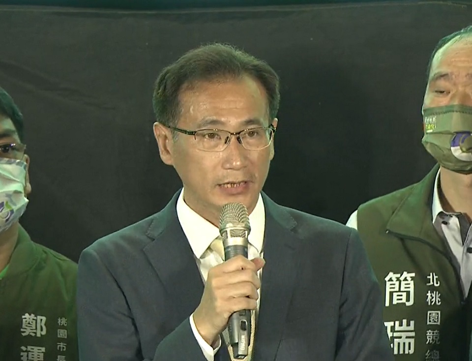 鄭運鵬表示，虛心接受市民的選擇，鄭文燦8年對桃園建設的好成績，不會因為一場選舉就消失。(圖擷自鄭運鵬臉書)