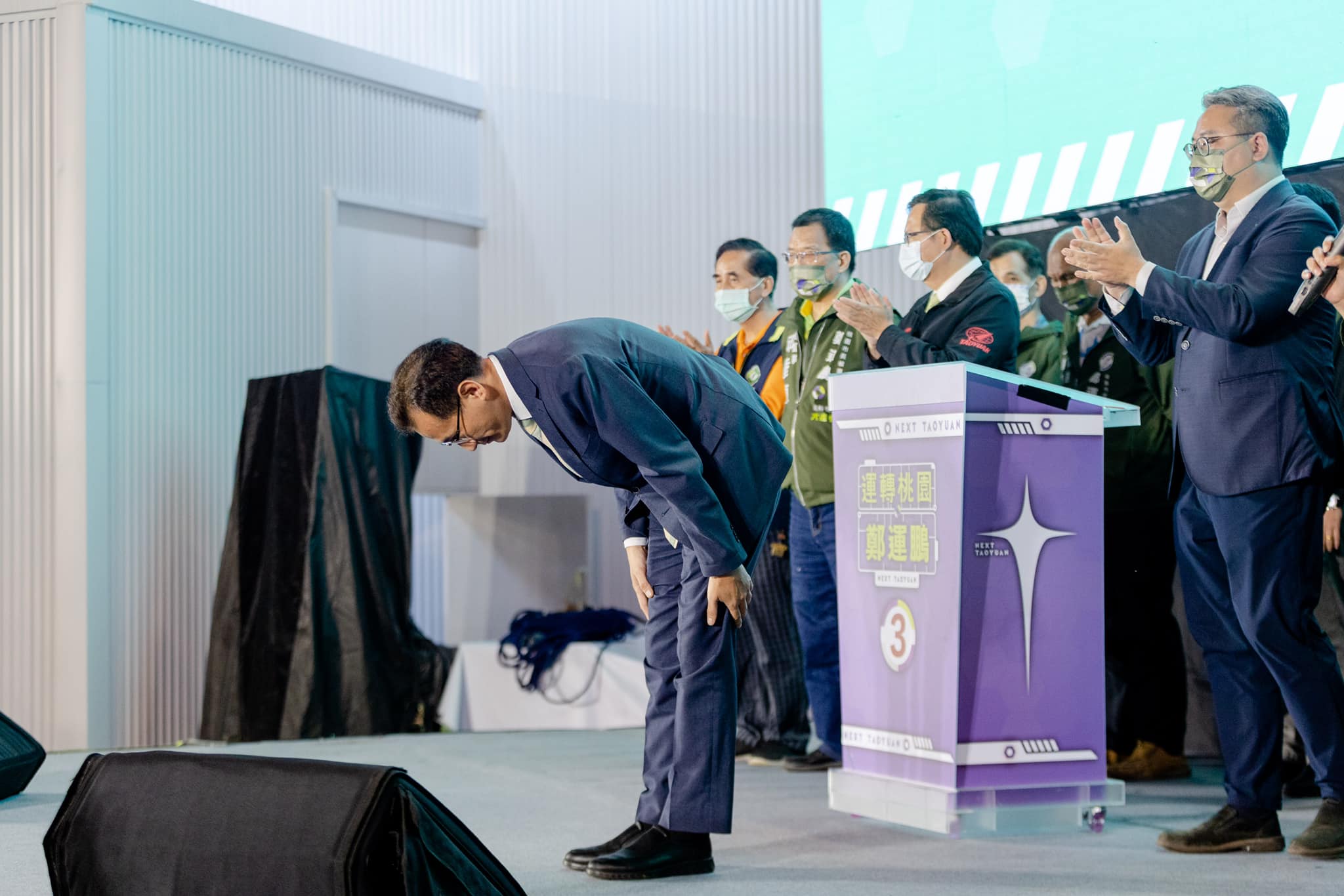 鄭運鵬表示，虛心接受桃園市民的選擇，是他個人努力不夠，敗選責任由他一人承擔。(圖：鄭運鵬臉書)