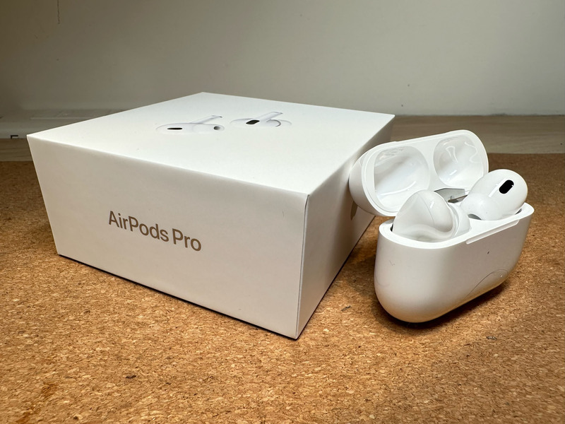 圖為蘋果無線耳機AirPods Pro 2。(資料照片/CNA)