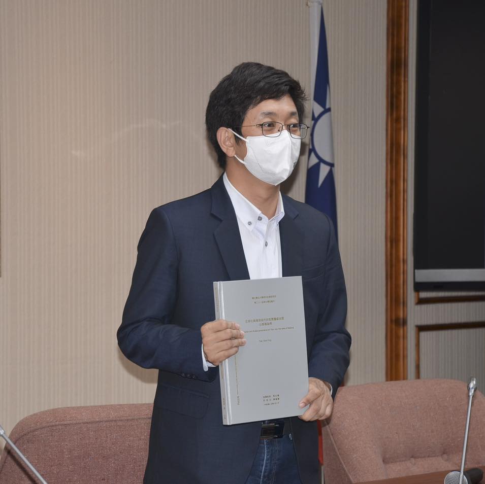 蔡適應3日在個人臉書上發表聲明，表示他雖尚未接獲台北大學學倫會通知書，但已經知悉，撤銷博士學位乙事，表示尊重審議結果，但也說會依法提出申訴。(圖：蔡適應臉書)