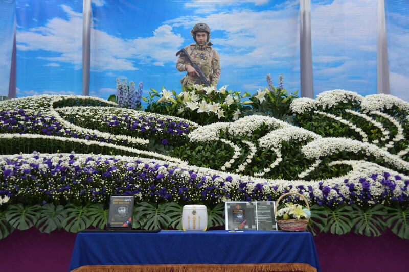 花蓮青年曾聖光加入烏克蘭志願軍戰死沙場，在外交部協助下，家人11月底前往烏克蘭接回骨灰，4日在花蓮舉行告別式。 (圖：中央社)