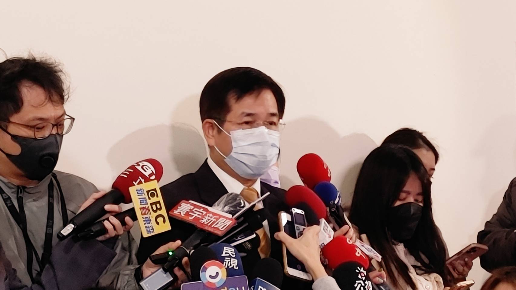 教育部長潘文忠回應政治人物學位論文議題。(教育部提供)