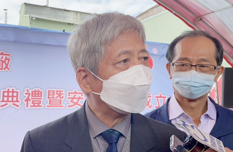 台糖公司總經理王國禧(左)。(圖：中央社)