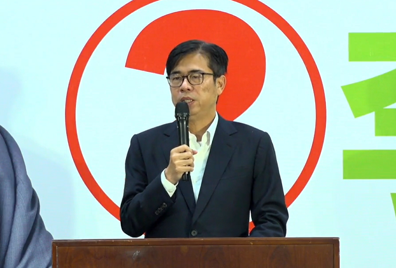民進黨代理黨主席陳其邁向國民黨喊話，盼國民黨也針對正、副議長排除黑道人選，樹立民主政黨競爭的更高標準。(圖擷自民進黨臉書)