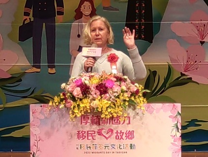 德國在台協會陶副代表艾瑪(圖)12日與移民署長鐘景琨共同宣布台德啟用互惠使用自動通關。(移民署提供)
