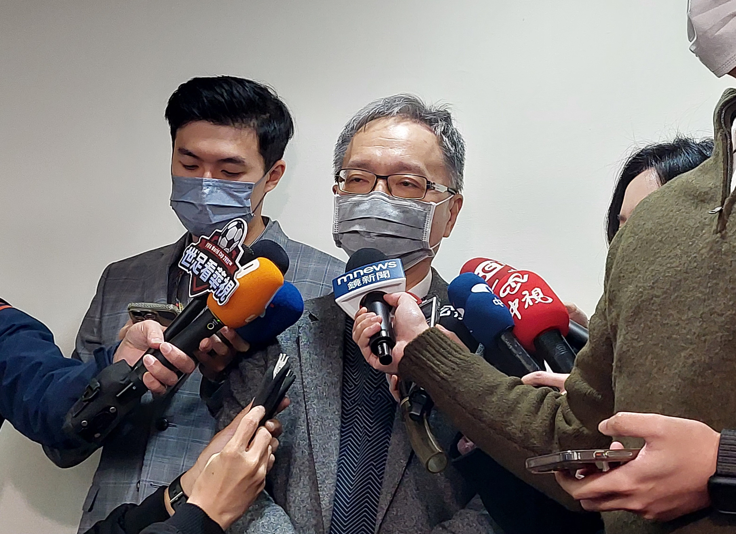 薛瑞元14日表示，台灣業者輸中註冊表格必填原料、配料占比。(劉品希 攝)