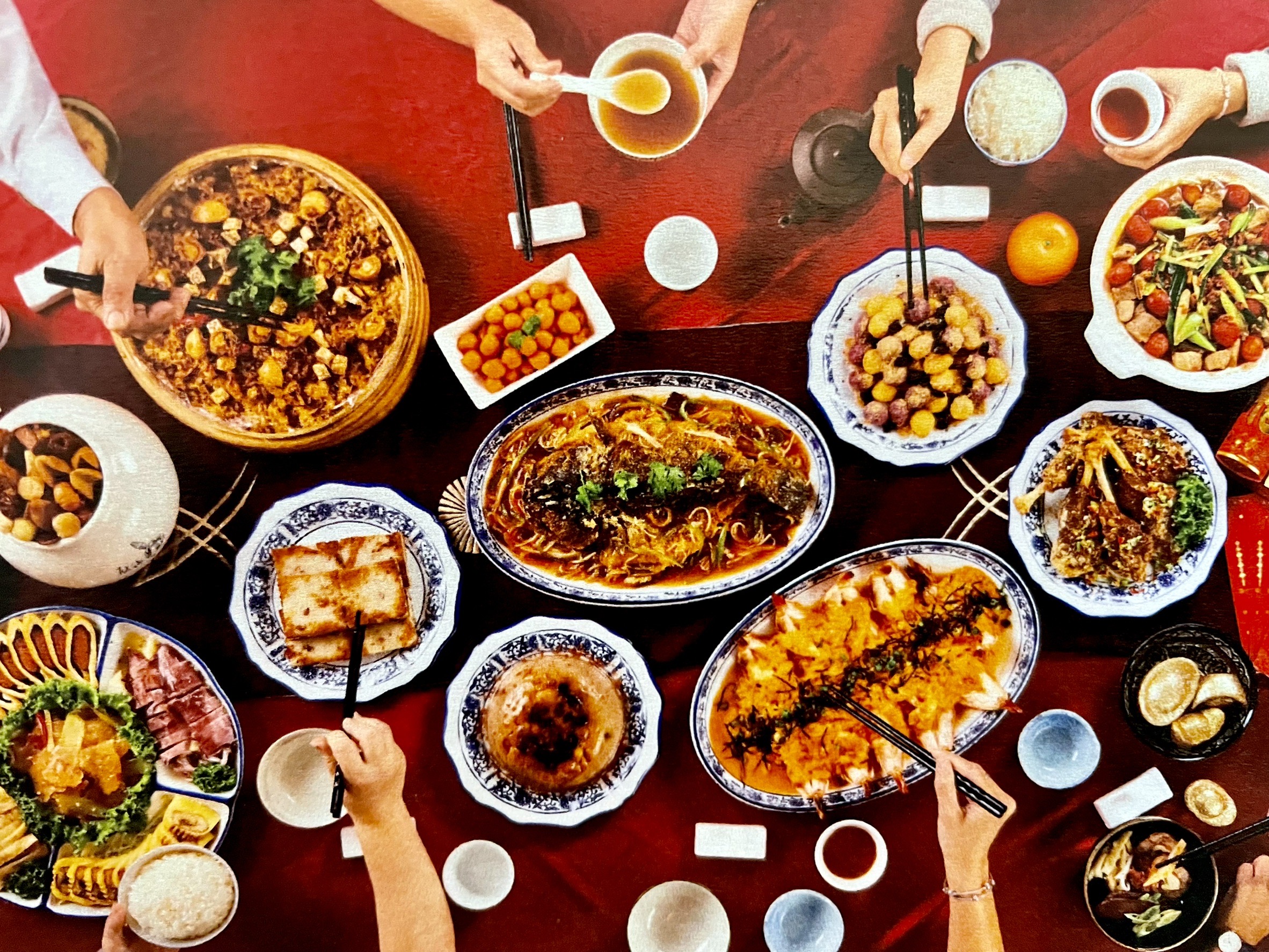 「台港飲食文化嘉年華」，將台菜技藝和粵菜美味結合，透過台灣傳統辦桌方式展現台灣的好客與熱情。圖：台港經濟文化合作策進會提供