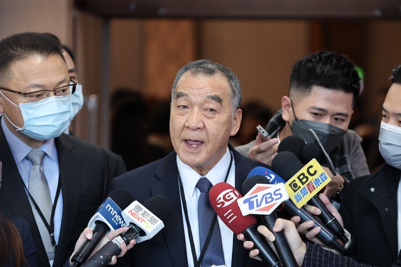 針對媒體關注兵役延長卡關原因在於部分訓練過於傳統，邱國正19日受訪表示，國防部對訓練部分可能有說明不夠清楚之處，但國軍體能戰技訓練是最基本的。(圖：中央社)