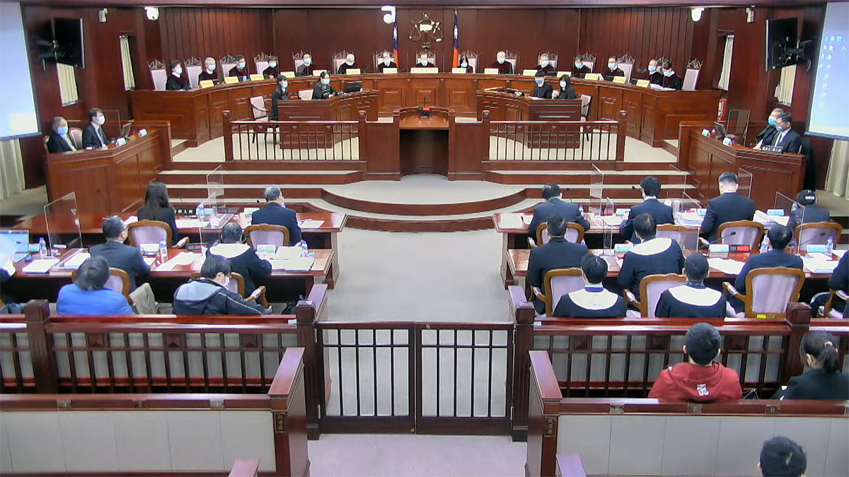 社團公職年資併計案，憲法法庭20日邀請聲請人、銓敘部等進行言詞辯論。(翻攝自「Judicial Yuan 司法院影音」YouTube)