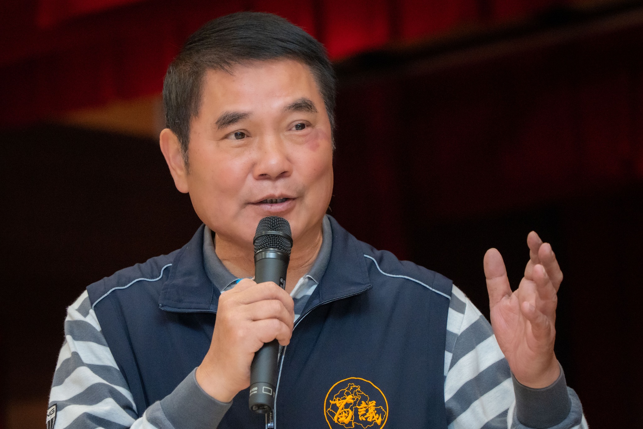 苗栗縣長當選人鍾東錦競總主委及2樁腳涉買票，苗栗地檢署20日對鍾東錦等4名當選人提起當選無效之告訴。(圖:鍾東錦臉書)