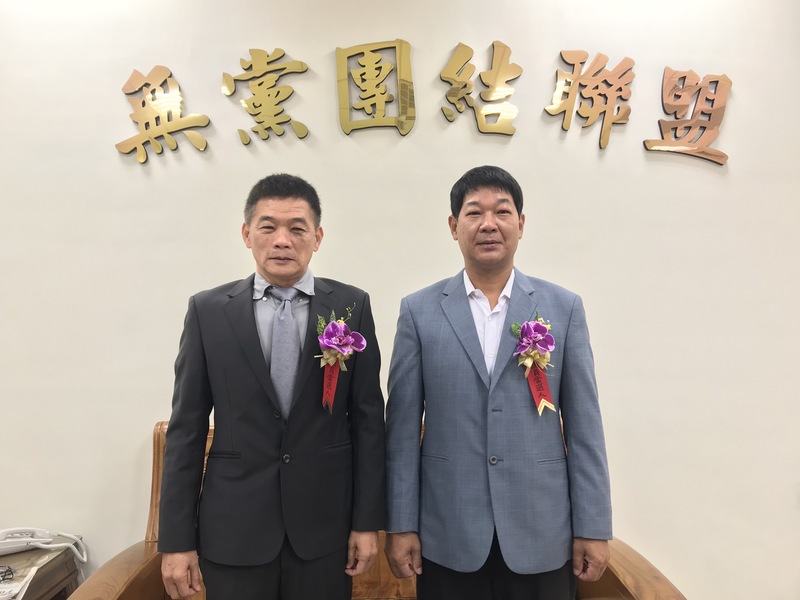 高雄市議長之爭，無黨團結聯盟25日上午發聲明表示，總召朱信強（右）將攜手陳善慧（左）參選議長與副議長。（無黨團結聯盟提供） (圖：中央社)