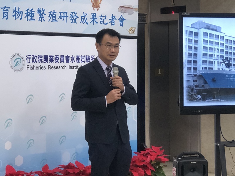 農委會主委陳吉仲26日表示，政府會全力守好禽流感的防疫，讓消費者享受到國內生產的雞蛋，也會執行到位，讓農曆年前能充分供應民生必需品。(圖：中央社)