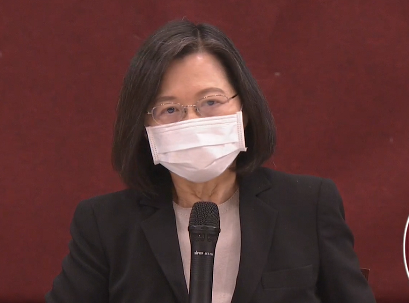 總統表示，兵力結構調整討論超過2年，且經過縝密規劃，不論政黨有沒有輪替，她都相信會持續下去。(圖擷自蔡英文總統臉書)