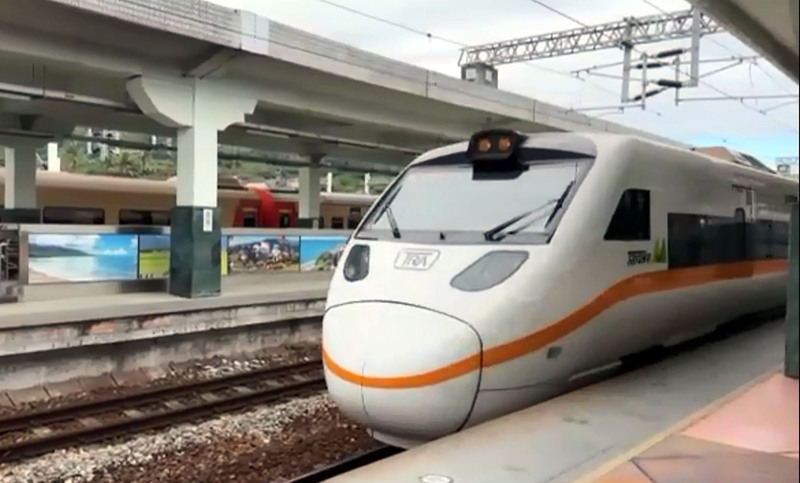 颱風滯留，台鐵花東線、南迴線中午前停駛。 (圖：中央社)