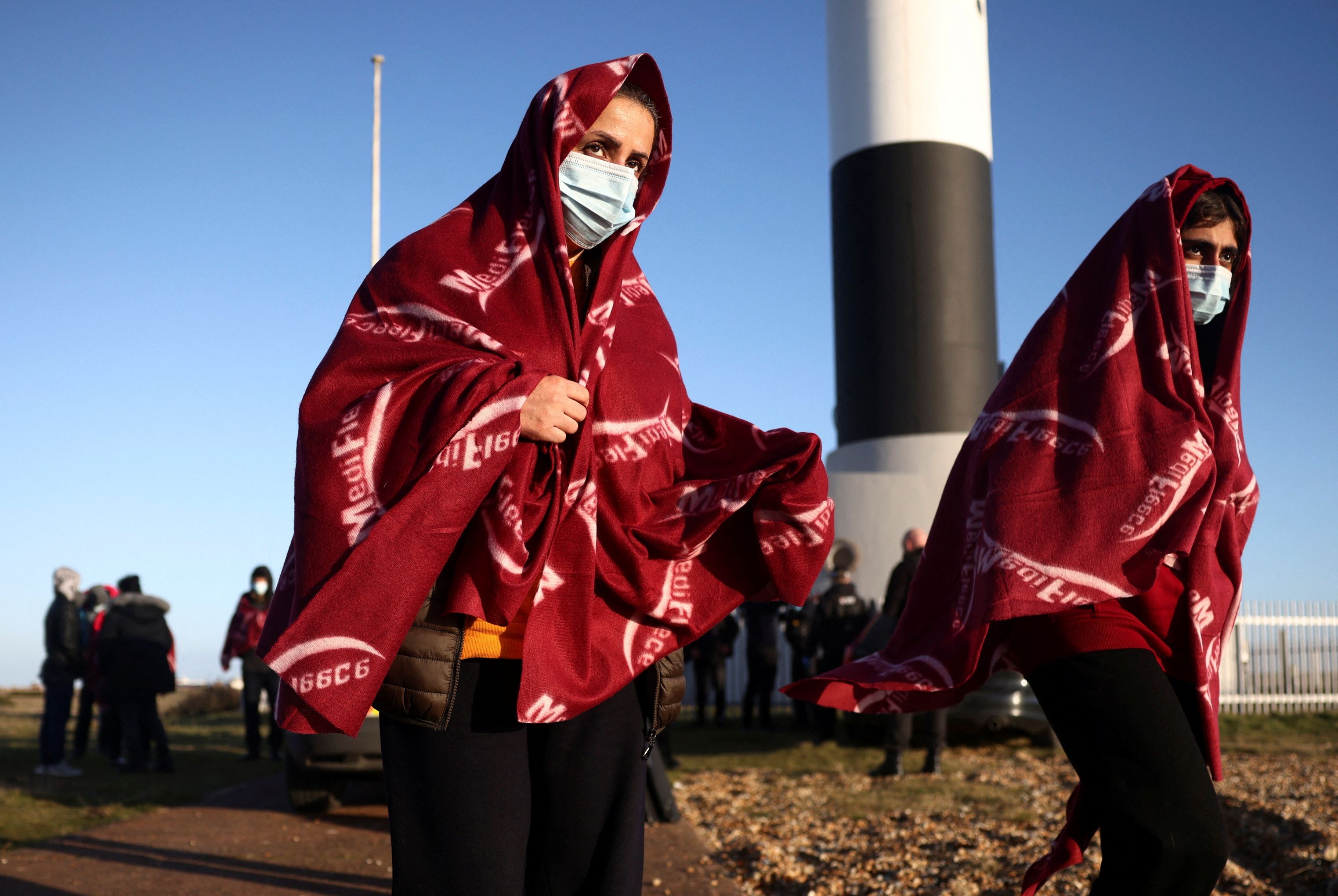 圖為橫渡英吉利海峽進入英國的非法移民。(路透社/達志影像/檔案照)
