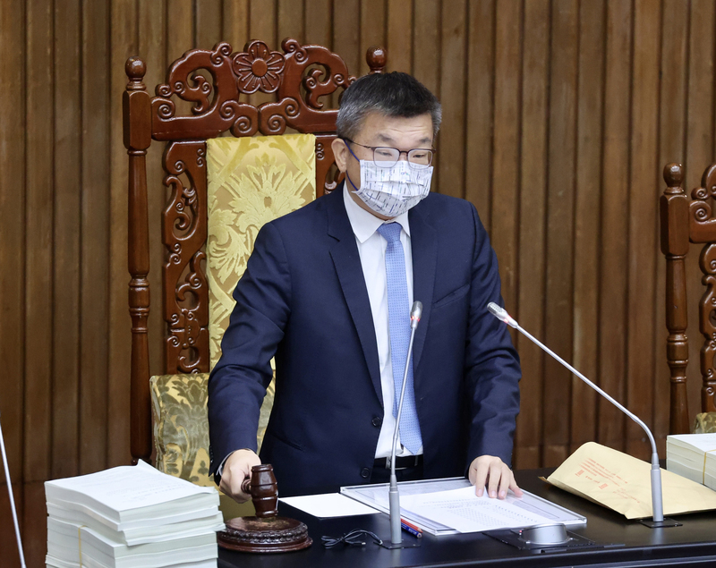立法院副院長蔡其昌7日敲槌宣布三讀通過修正「產業創新條例」。中央社記者張皓安攝  112年1月3日 (圖：中央社)
