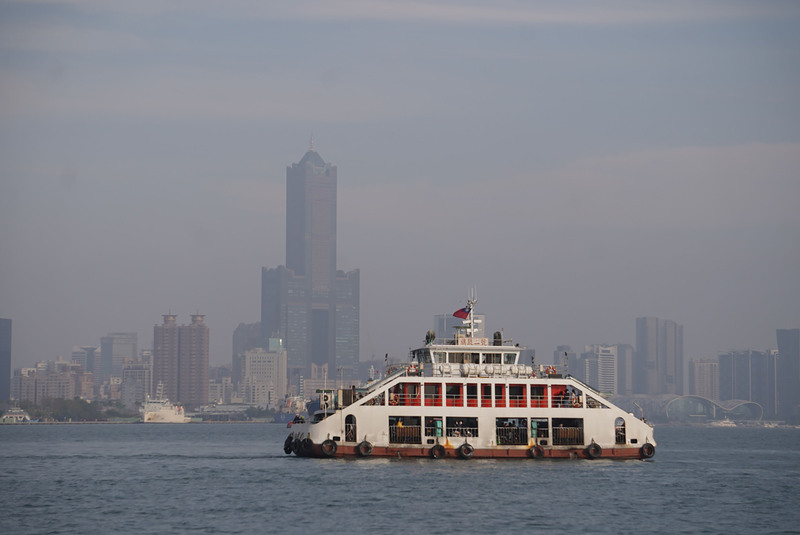 境外污染物隨東北風持續往南移動，影響台灣空氣品質。(示意資料照/中央社)