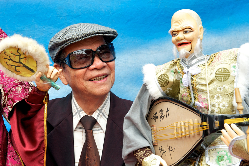 第42屆行政院文化獎得主黃俊雄（圖）將內台布袋戲帶進電視，將父親黃海岱的「忠勇孝義傳」改編為電視布袋戲「雲州大儒俠」，掀起台灣布袋戲風潮。（文化部提供）中央社記者趙靜瑜傳真  112年1月7日 (圖：中央社)