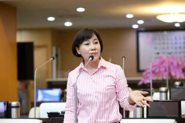 台南地方法院今天裁定台南市議員黃麗招(圖)收押禁見。(資料照/黃麗招臉書)