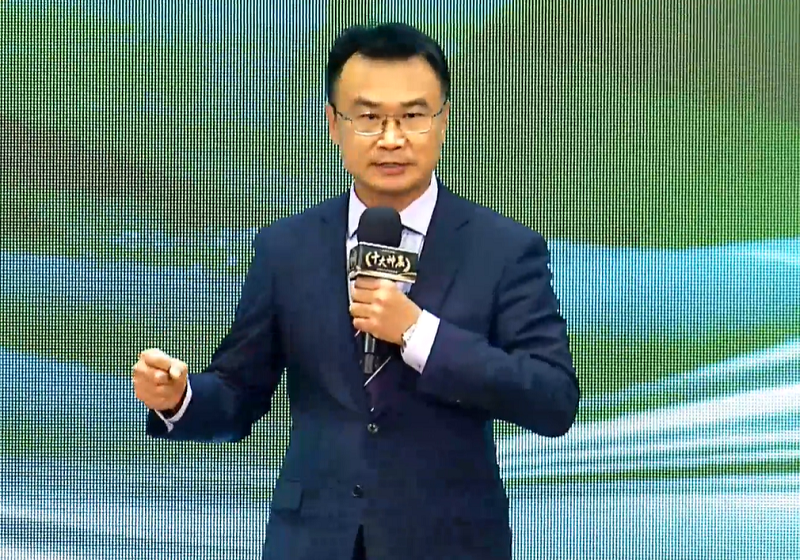 農委會主委陳吉仲表示，本週將召開記者會對外說明平價專區相關細節。(圖擷自農委會臉書)