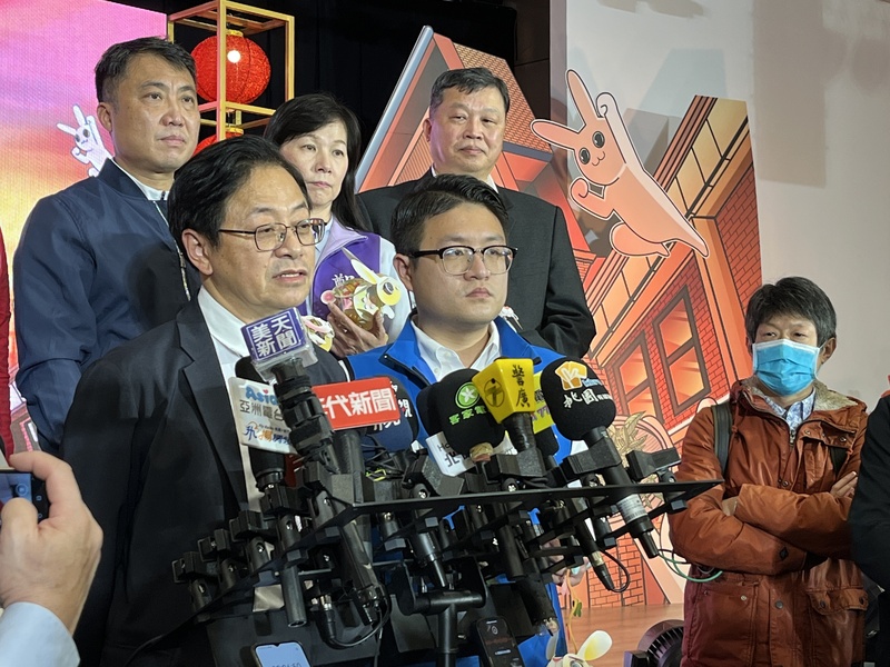 桃園市長張善政（前左）。(資料照片/中央社)