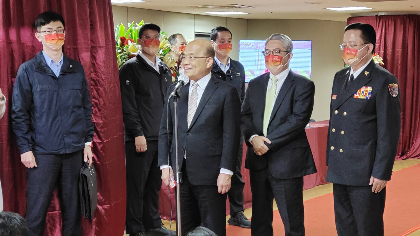 內閣改組傳聞不斷，行政院長蘇貞昌表示，隊伍調整時機到了自然會公布。(王韋婷攝)