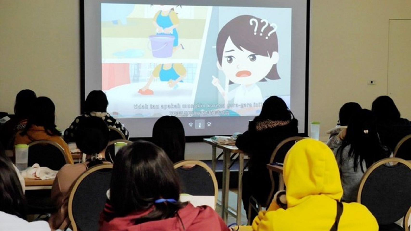 勞動部移工一站式服務中心移工入國講習情形。(圖:勞動部)