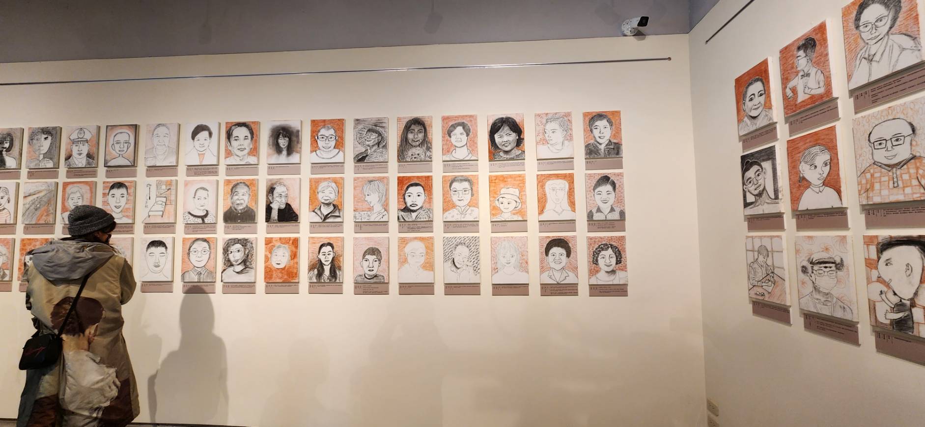 350位池上在地的居民與十位藝術家一起共創，透過創作訴說他們土生水長的池上生活故事，並在池上穀倉藝術館展出。(江昭倫 攝)