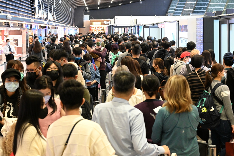 桃園國際機場客運量逐漸回升，桃園國際機場公司統計，今年1月206萬9808人次，較去年同期成長21倍。(資料照/中央社)