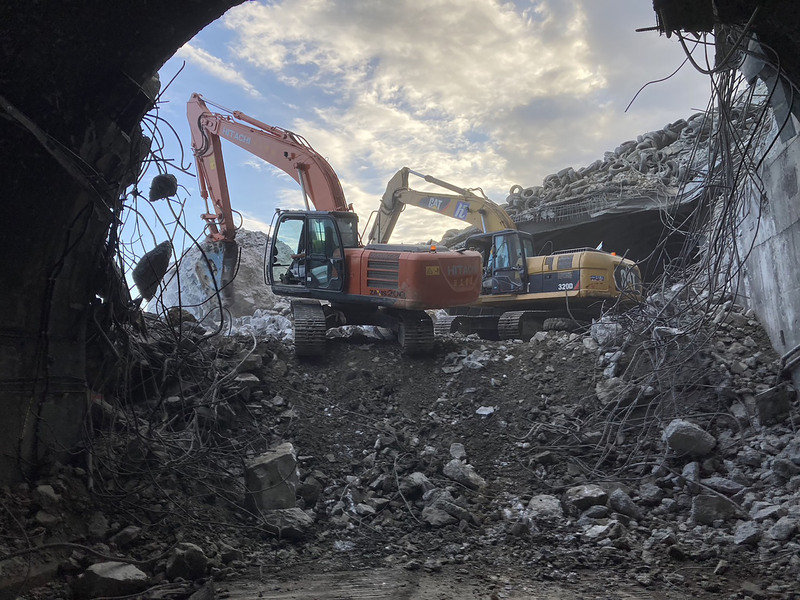 交通部公路總局啟動南北雙向日夜搶修，15日下午5時通車。(公路總局提供／中央社)