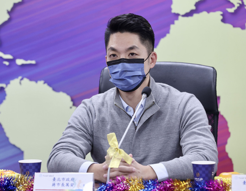 台北市長蔣萬安21日表示，關於第3位副市長的設置問題，若人口數達到一定標準，會依法辦理。(圖：中央社)
