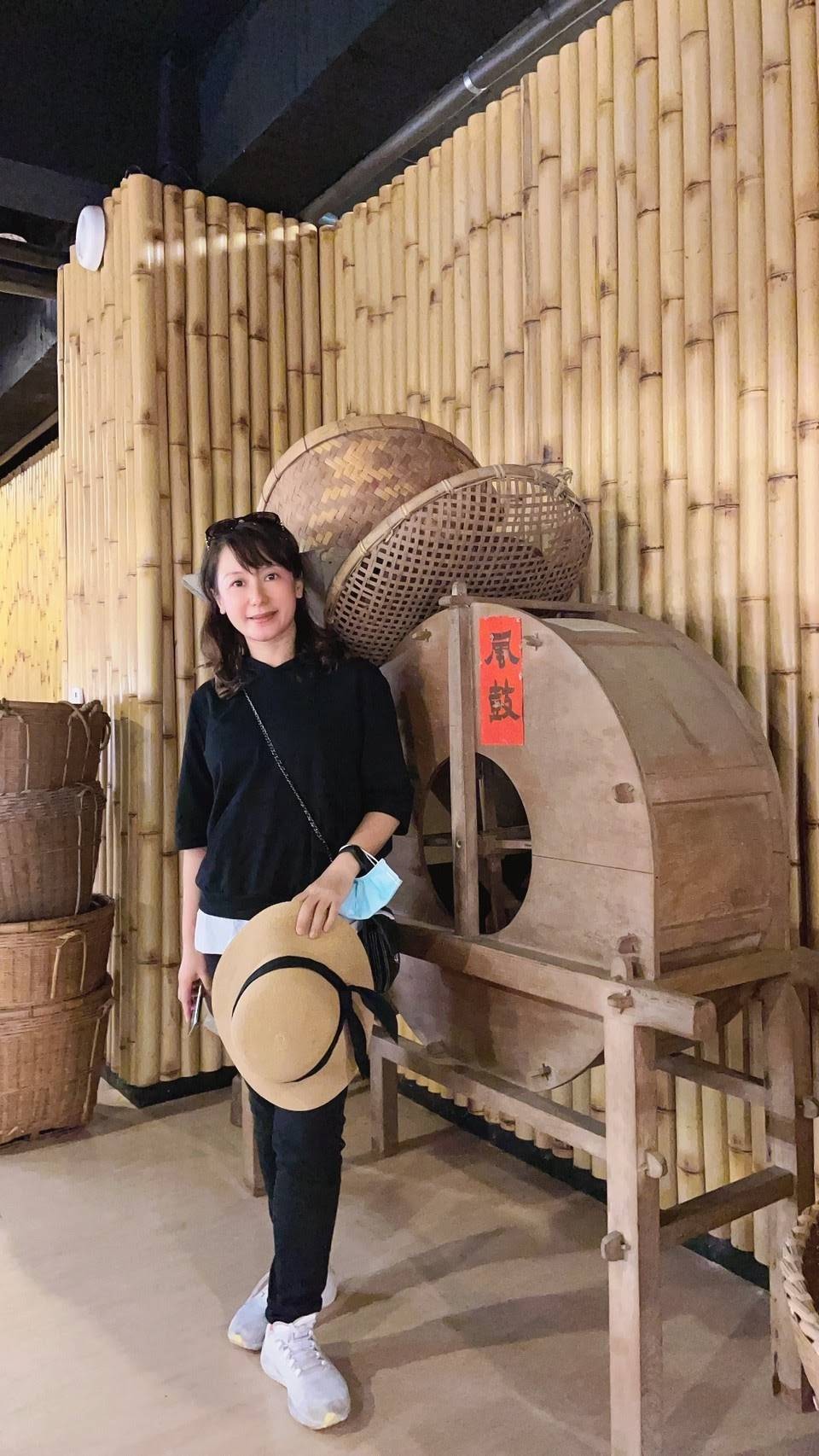 台灣新移民發展與交流協會理事長梁金妮嫁入志工家庭，投身社會服務工作。（圖：受訪者提供）