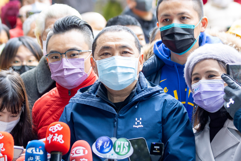 新北市長侯友宜（中）受訪。(資料照片/中央社)