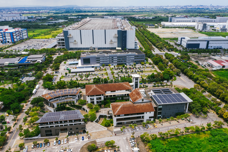 國科會三大科學園區27日公布科學園區2023年上半年營業額衰退11.95%，但營業額仍為歷年次高。圖為南科周邊區域空拍圖。（台南市都發局提供） (圖：中央社)